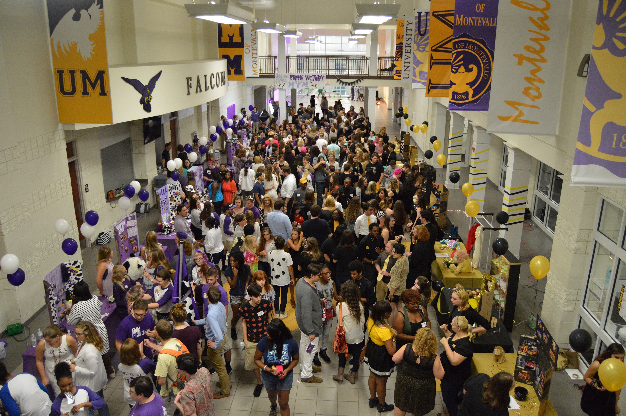 Freshmen find meaning in College Night mixer The Alabamian